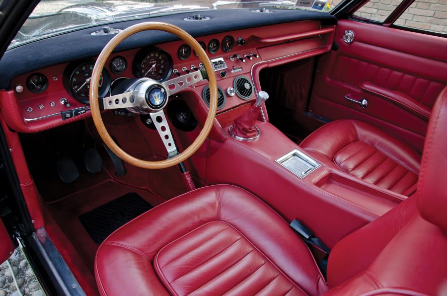  Maserati Ghibli Coupe Black 1968 года  (фото 17 из 19)